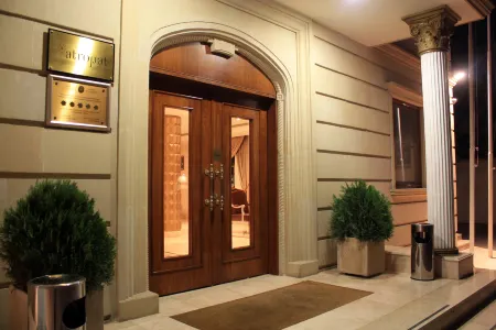 Atropat Old City Hotel Отели рядом с достопримечательностью «Площадь Фонтанов»