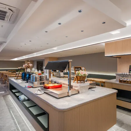 Zunze Hotel (Wuhu University Town Desheng Plaza)