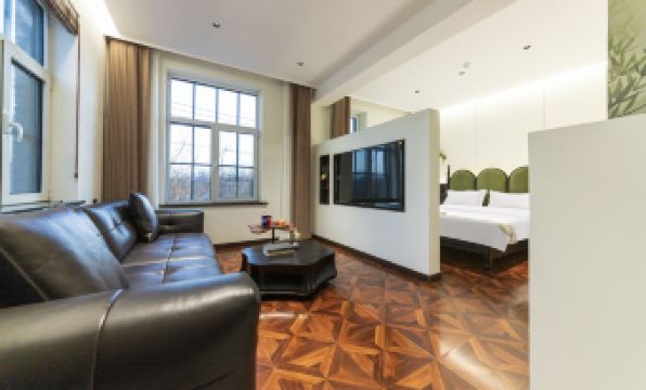 Pingyao Republic No.1 Homestay (See Pingyao Again Theater)