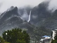 Dongli Yunxi Hotel (East Lin Great Buddha Branch, Mount Lu) - Mountain View
