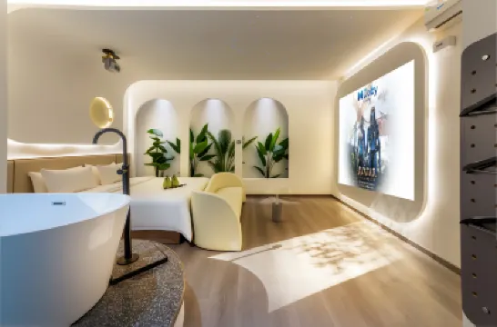 青麥電影酒店（情侶路海濱泳場店） 鄰近白蓮洞公園的酒店