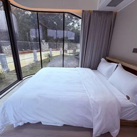 Lesu Space Capsule Homestay · Lake