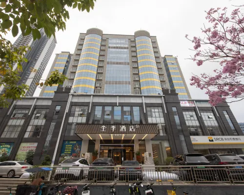 全季飯店（深圳北站地鐵站店） 白石龙附近的飯店
