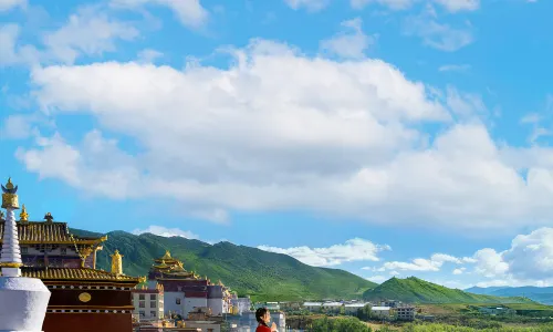 Songzanlinli | Snow Mountain & Lake • Temple View Manor (Inside Songzanlin Monastery Scenic Area)