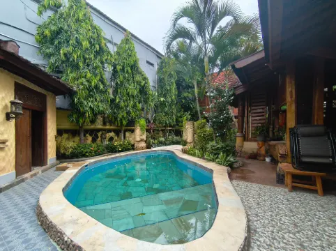 The Lavana Villa Honey