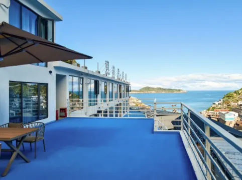 Zhou She  Enchanting Sunrise · Nanji Island Seaview Bed and Breakfast