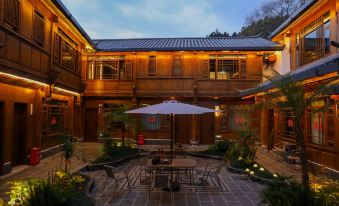 Lijiang Sanli Tian Vacation Cottages