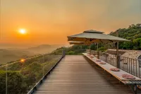 Lancang Jingmai Yun She Pavilion • World Heritage Cloud Sea View Tea Villa (Manghong New Village)
