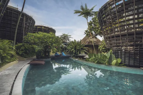 Canggu Cabana Beach Resort By Ini Vie Hospitality