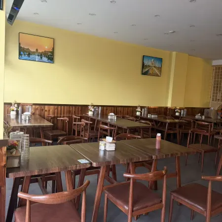 Yiwu Junwei Hotel (International Trade City Zone 1 Branch)