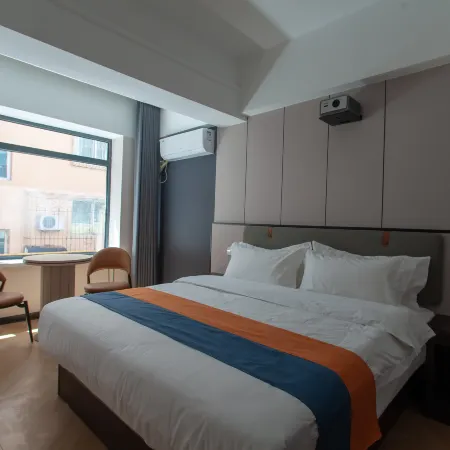 Liaoyang Huayuju Express Apartment (Liaoyang Museum & Cao Xueqin Memorial Hall Branch)