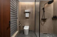 West Hotel (Huazhong University of Water Resources and Electric Power Jianghuai Campus, Luoshan)