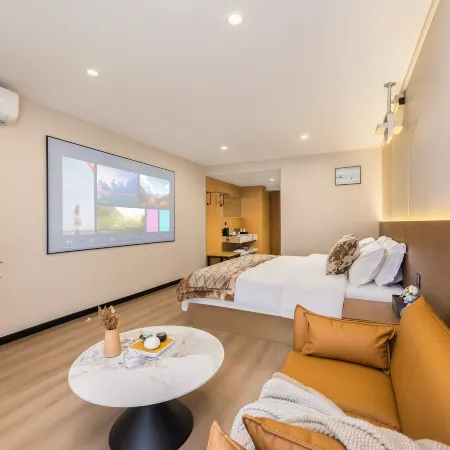 Weihai Xinlanbo Homestay (Weihai Railway Station Hanlefang)