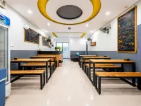 Two Horses Hostel - bar