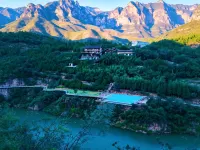 Yuntaishan Puju Lakeside Homestay - С бассейном