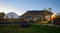 B&W SAHARA SKY HOTEL - Homestays