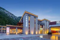 Muhua Private Hot Spring Hotel (Daocheng Yading Scenic Area Branch) - Pet friendly