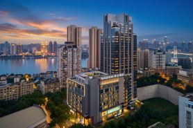 Chongqing Jiefangbei Pedestrian Street Meilun Hotel
