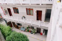Zhaolai Xishe (Weishan Ancient City Xinggong Tower) - 발코니