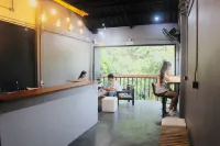 Crew Bangkok Hostel - خدمة نقل من وإلى المطار