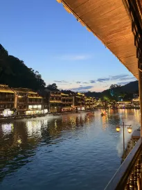 Fenghuang Memory River View Inn - Near Ancient City & River View Balcony