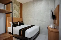 Hotel O near Universitas Sumatera Utara formerly Aljadid Guest House Pajus - 3 Yıldız