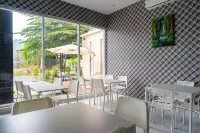 RedDoorz Plus Near Teras Kota 3 - Pensions