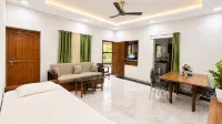 Madhavam Homestay - Family Friendly 2BHK - Parkplatz