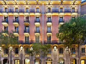 Monument Hotel