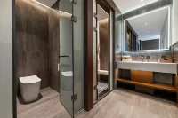 Shanbian Hot Spring Hotel (Wanfenglin) - Airport Shuttle