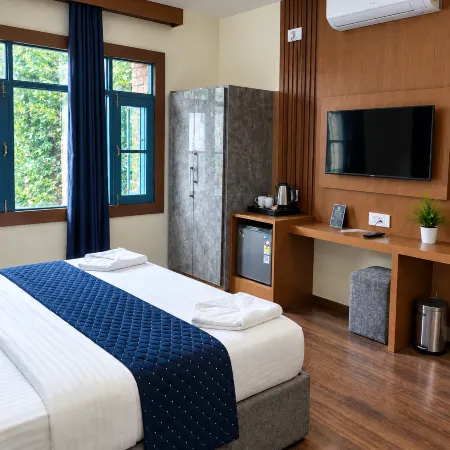 Jehlum Heights Inn