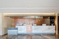 Lavande Hotel (Taixing Huangqiao Dadiyumengcheng Park Branch) - Bãi đậu xe