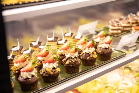 Holiday Inn Resort Guiyang Qingyan Отели рядом с достопримечательностью «Daxingguo Temple»