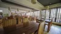 Lot 10 Boutique Hotel - 朝食