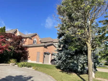 Private House Basement Suite Toronto/Richmond Hill