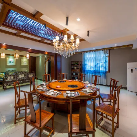 Pingxiang Aiheli Haijing Hotel (Pingxiang Station Redwood Finished Product Trading Market)
