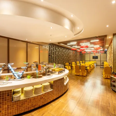 Regal Hotel (Jiamusi Railway Station Department Store)
