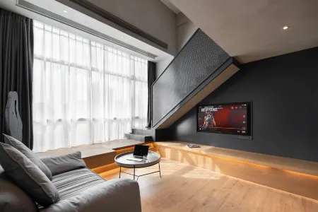 Youshe S Loft Hotel (Chongqing Guanyinqiao Pedestrian Street) Отели рядом с достопримечательностью «Hong'en Temple Forest Park»