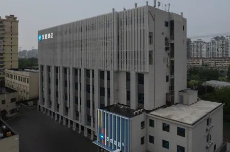 HanTing Hotel (Shanghai Yishan Road Zhongxindian)