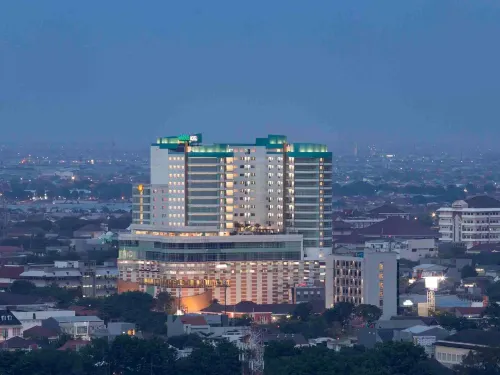 Harris Hotel Sentraland Hotels in Central Semarang