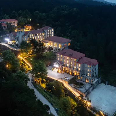 Mountain Lushan International Villa & Resort Hotels near Wulao Peak of Lushan