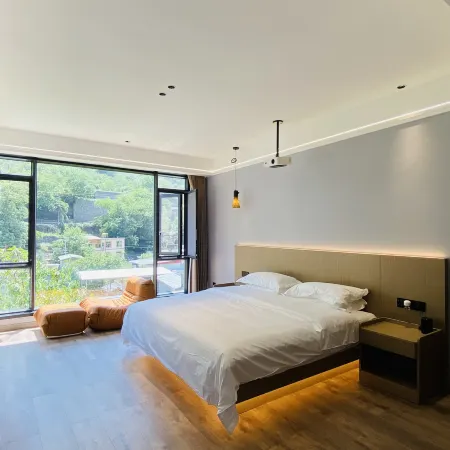 Lixian Mountain Lodge Folk Hotel