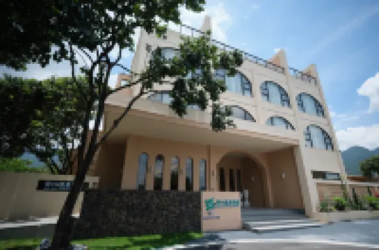 SHE HOT SPRING HOSTEL Hotels near Shimen National Park