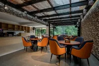 Flower Valley·Jianzhu Homestay (Zhangjiajie National Forest Park Branch) - Infinity Pools