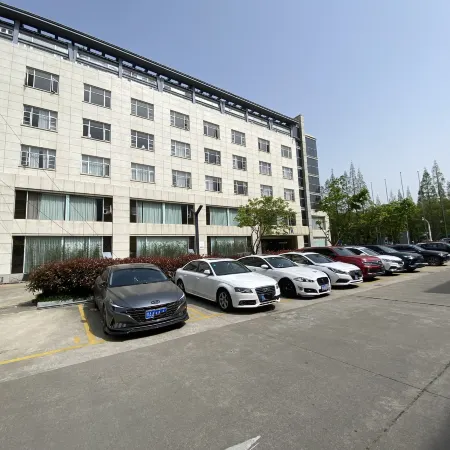NEW OVERSEAS CHINESE HOTEL