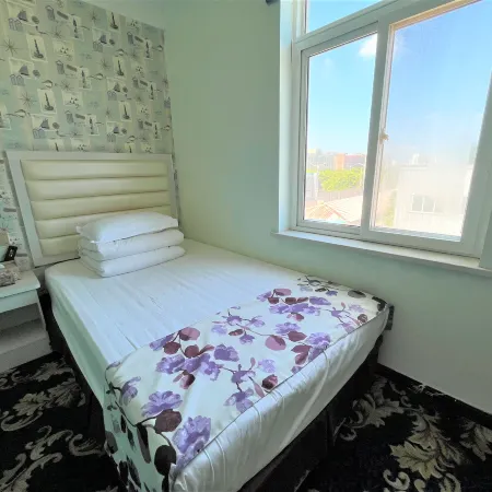 Xingyang Yanyuan Fashion Hotel