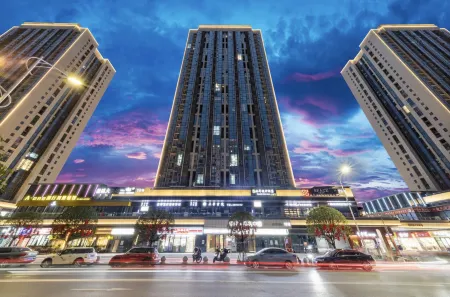 DH design hotel Отели рядом с достопримечательностью «Zigong Library»