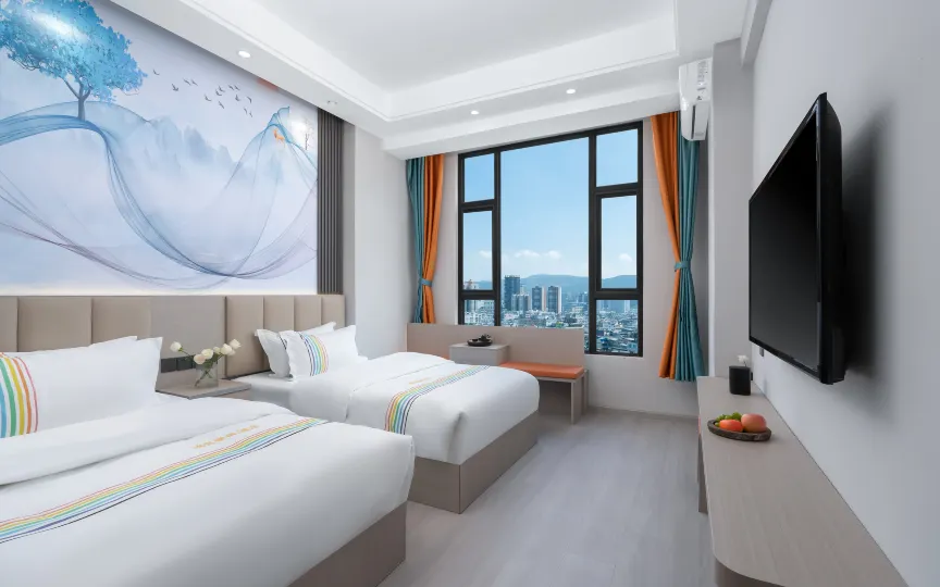 Hung Fat Express Hotel (Erhai Lake Park Hotel, Dali high-speed railway station)