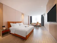 Pagodas Riverside Hotel