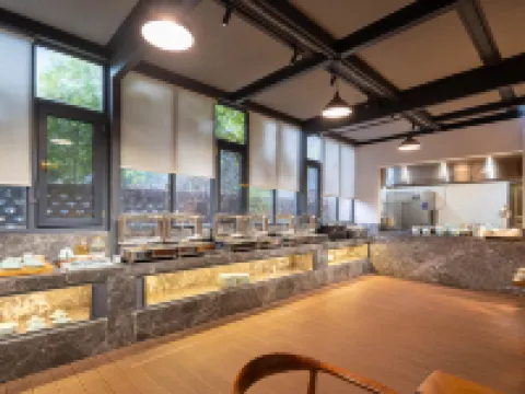 Floral Hotel·Longquan Hongdoulin Hotel (Longquan City Branch) Hotels in Longquan